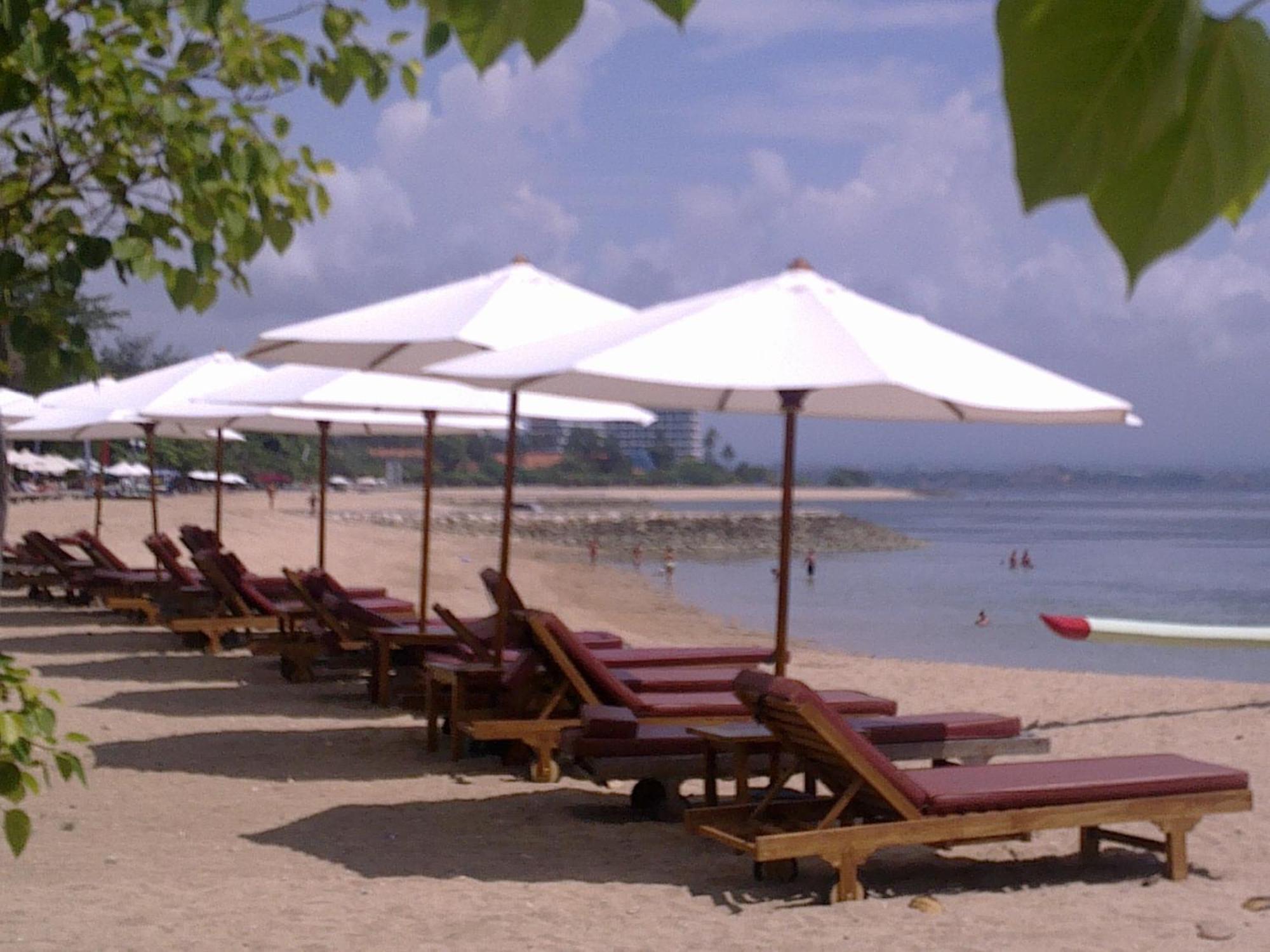 Gazebo Beach Hotel Sanur  Exterior photo