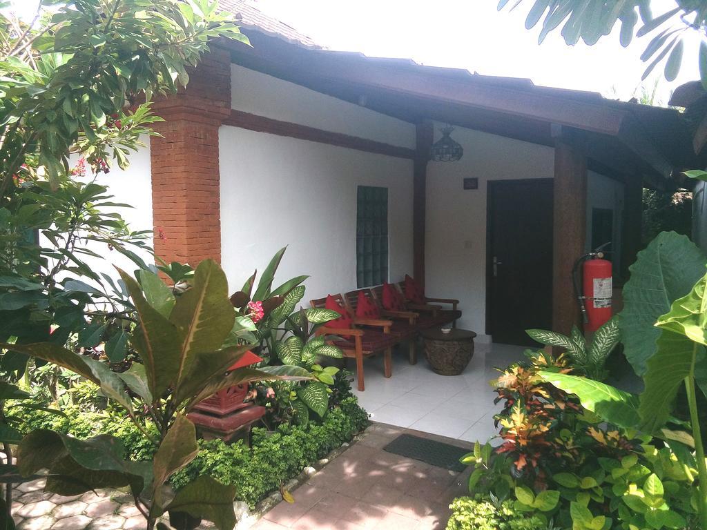 Gazebo Beach Hotel Sanur  Exterior photo